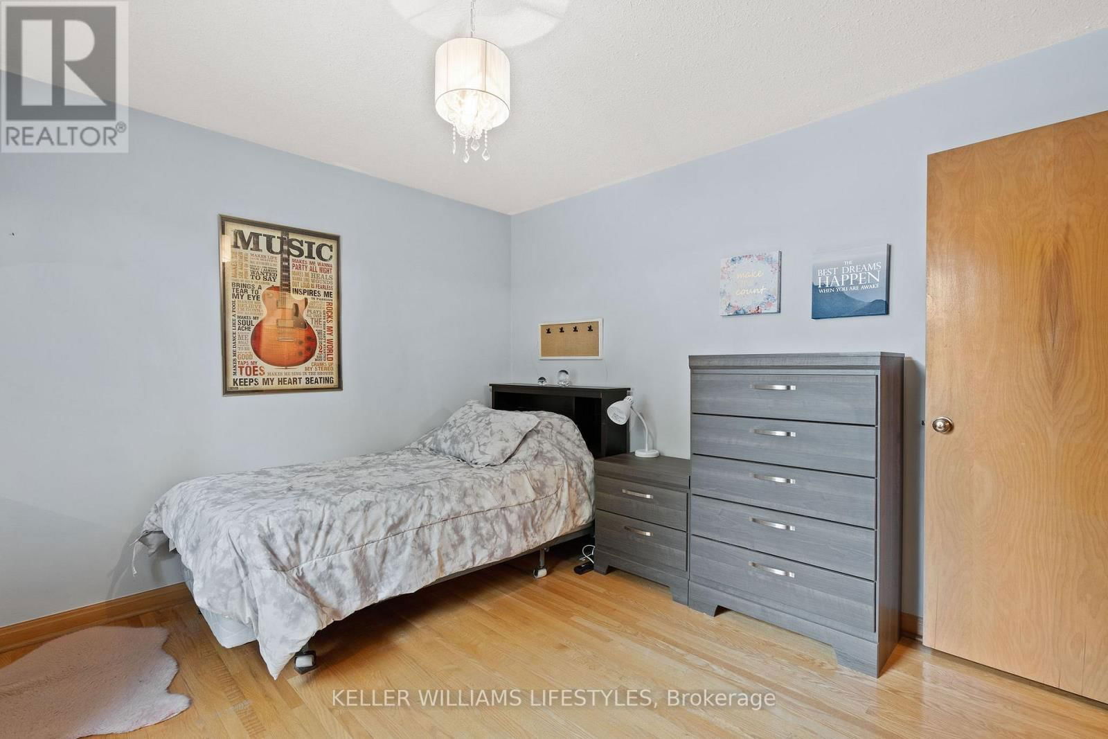 836 WESTBURY CRESCENT Image 27