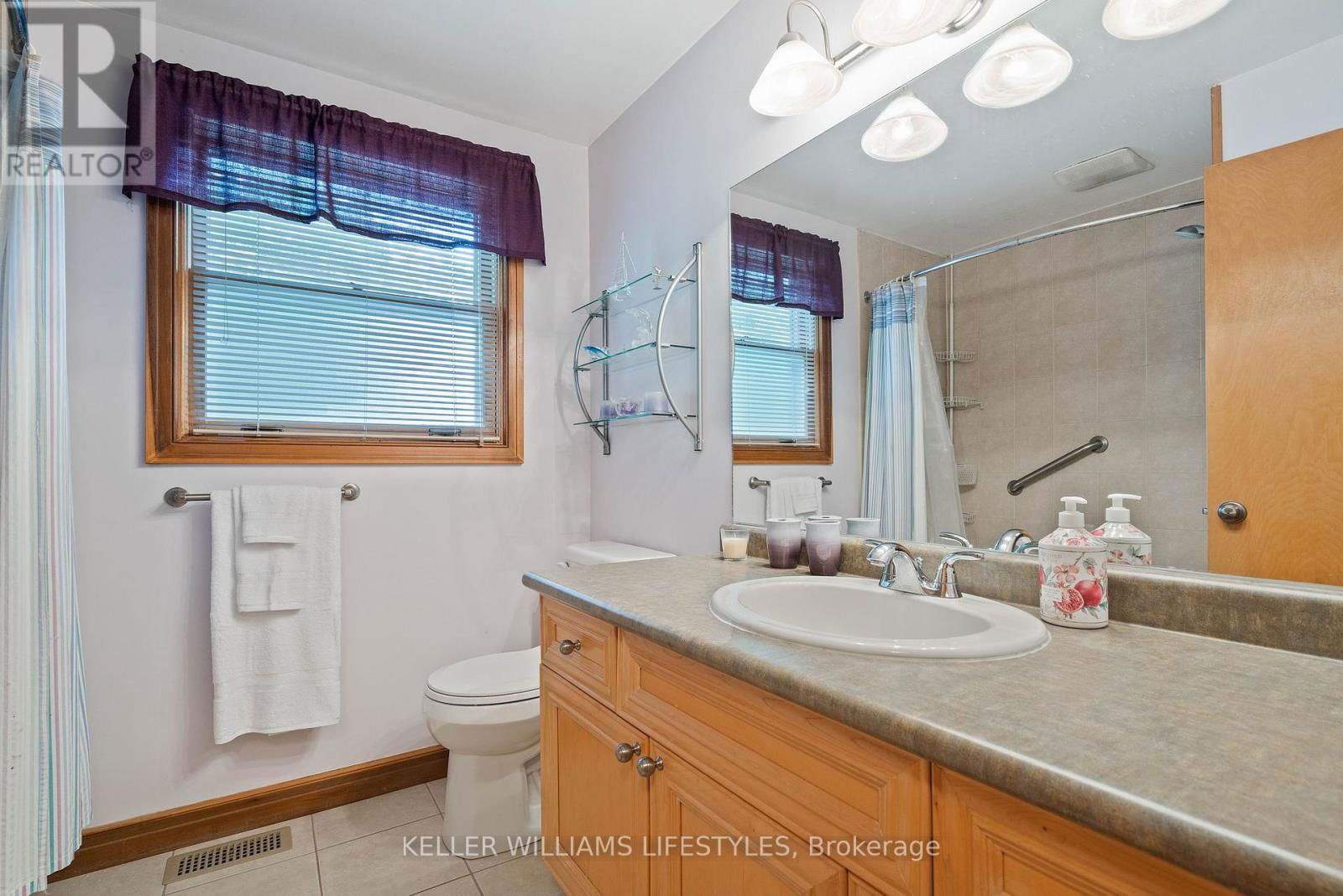 836 WESTBURY CRESCENT Image 28