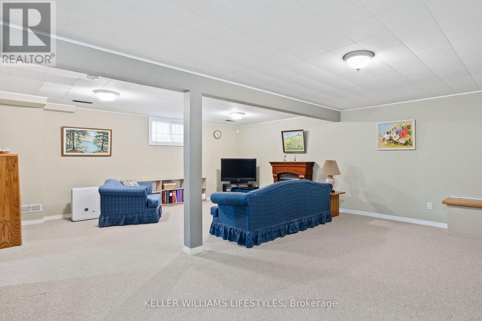 836 WESTBURY CRESCENT Image 29