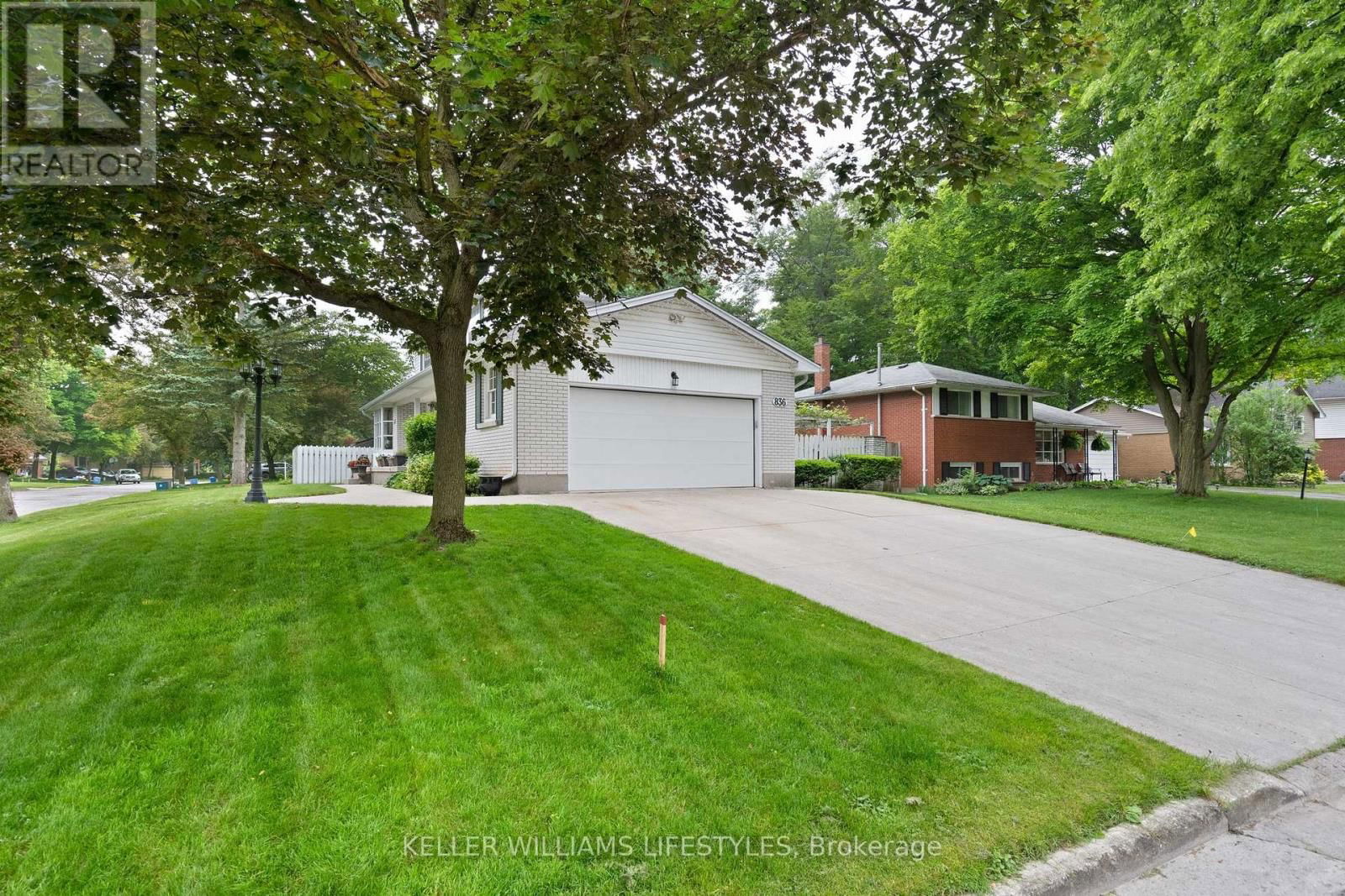 836 WESTBURY CRESCENT Image 3