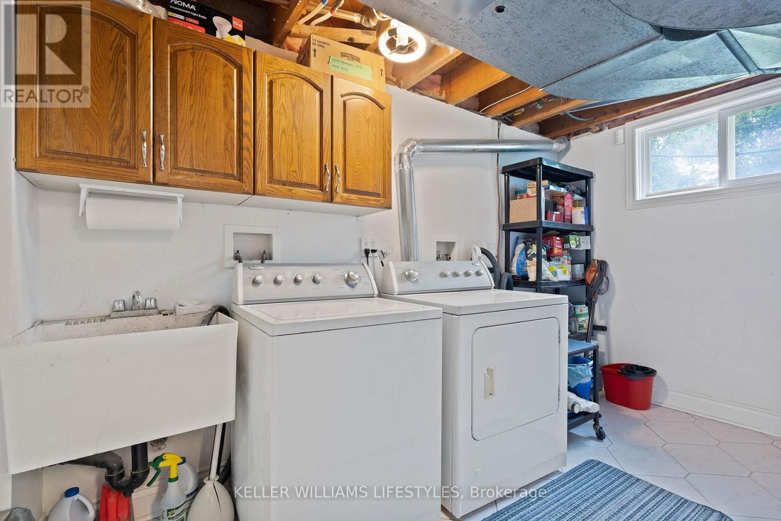 836 WESTBURY CRESCENT Image 34
