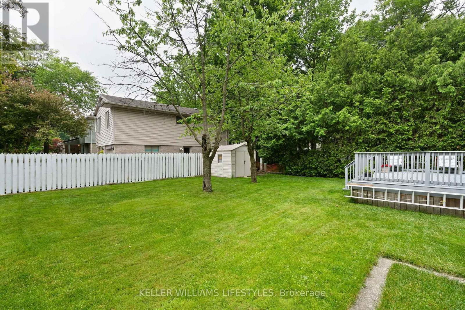 836 WESTBURY CRESCENT Image 38