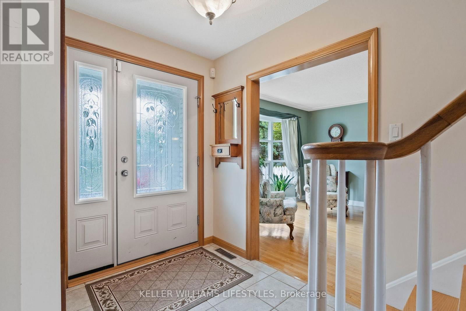 836 WESTBURY CRESCENT Image 4
