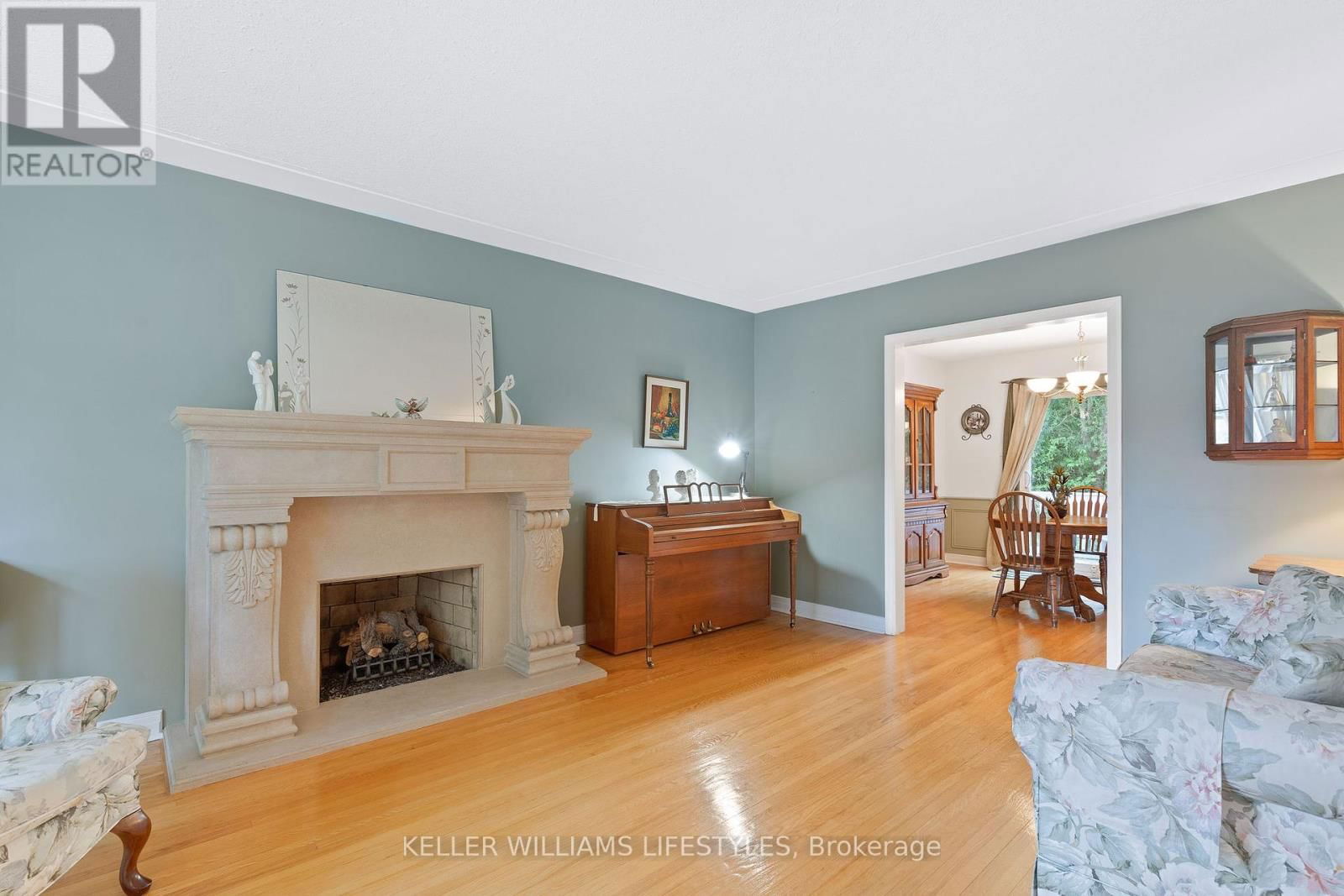836 WESTBURY CRESCENT Image 5