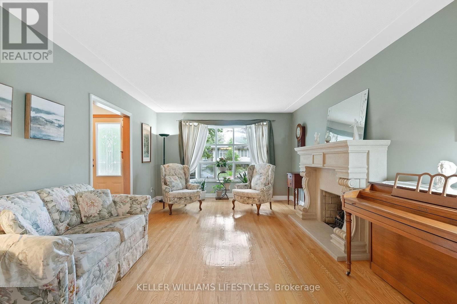 836 WESTBURY CRESCENT Image 7