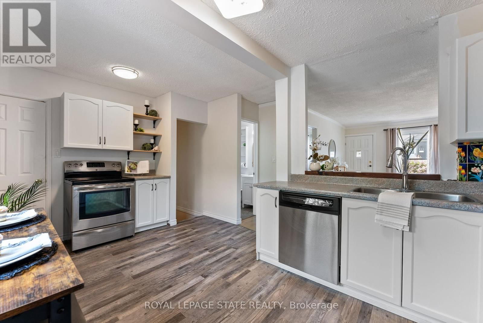 544 MARY STREET Image 10