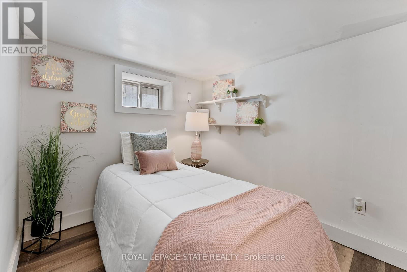 544 MARY STREET Image 14