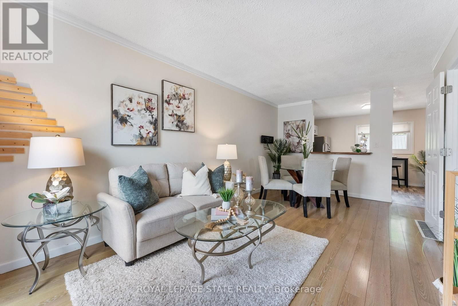 544 MARY STREET Image 3