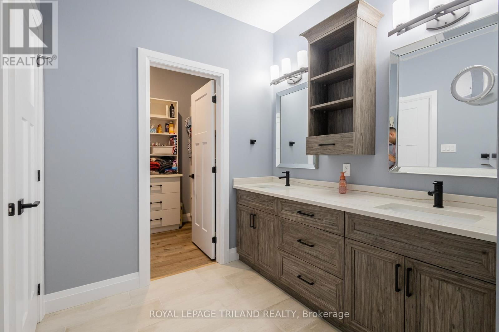 10124 SANDALWOOD CRESCENT Image 30