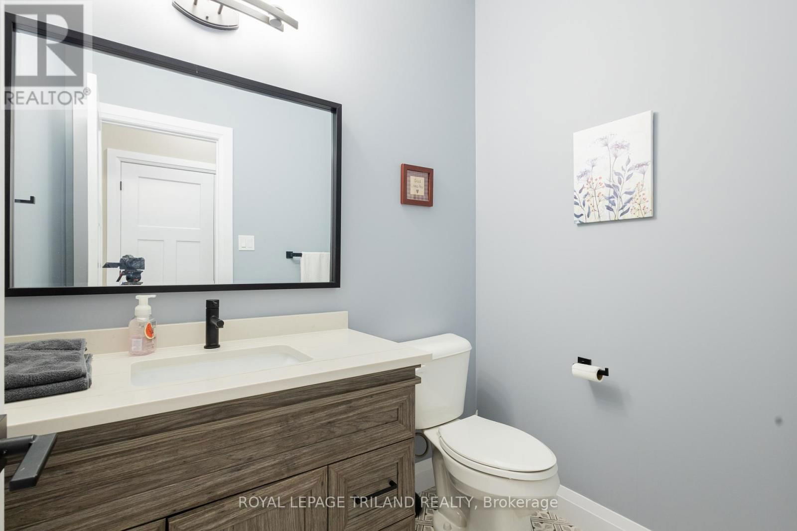 10124 SANDALWOOD CRESCENT Image 31
