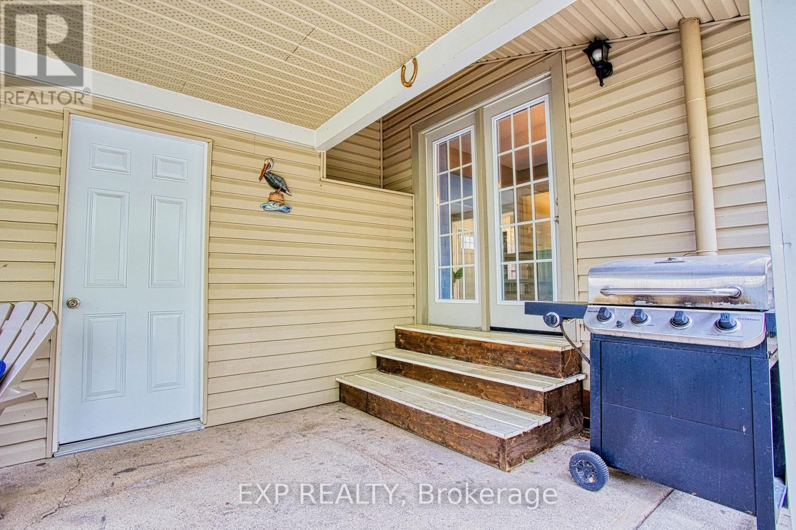 45 WHYTE AVENUE NORTH Image 33