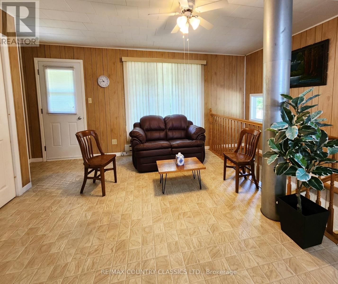 182 CENTREVIEW ROAD Image 11