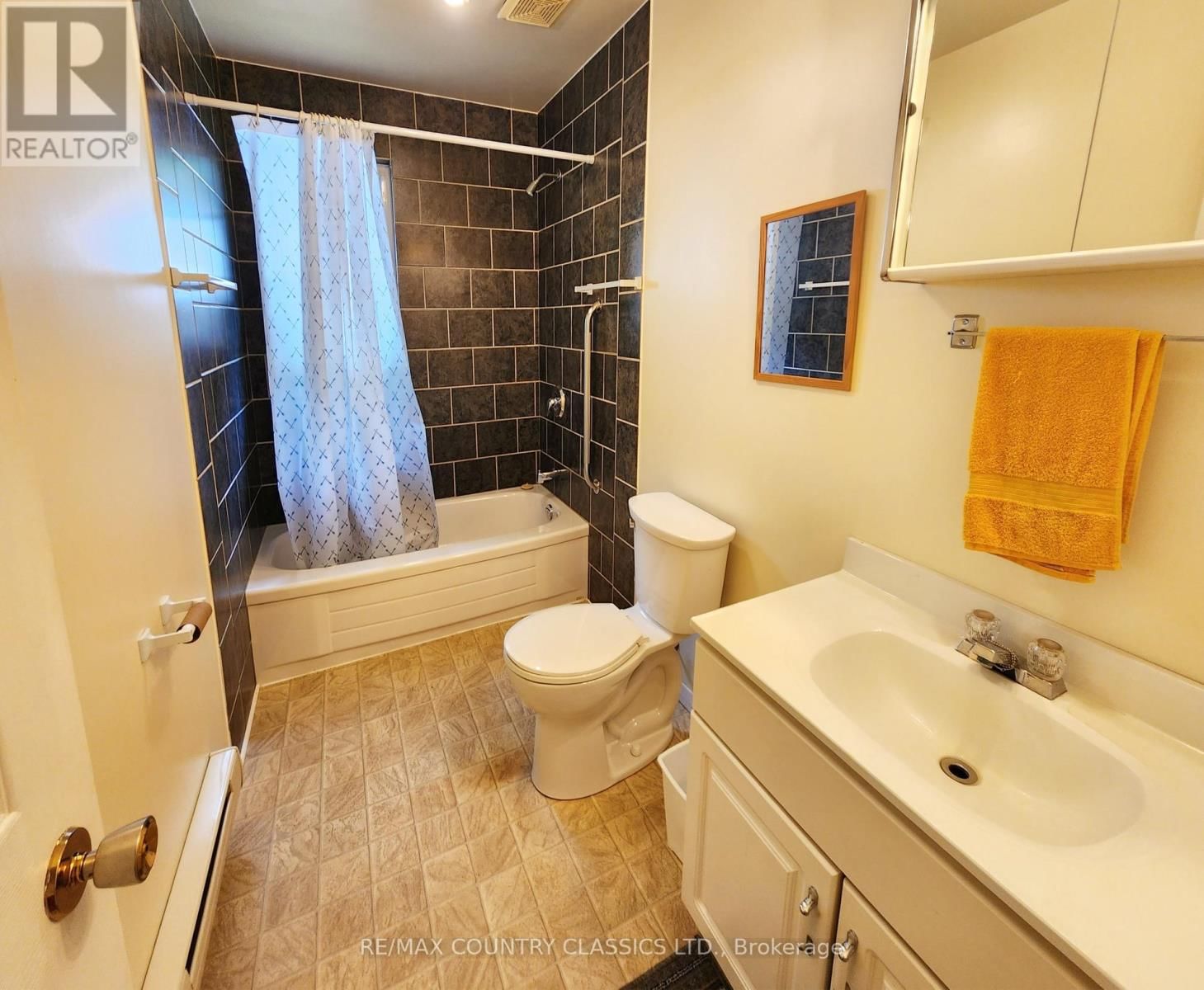 182 CENTREVIEW ROAD Image 14