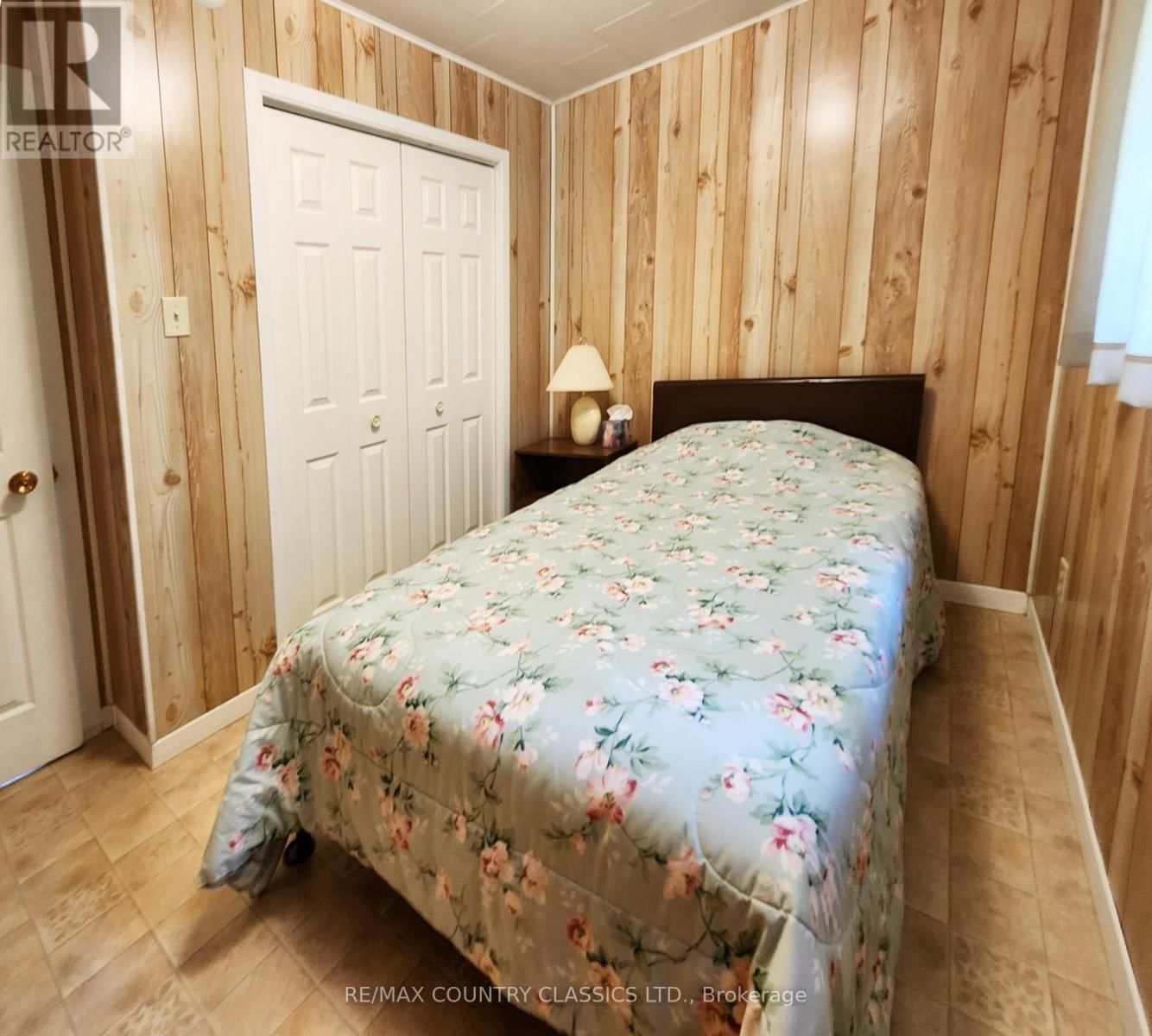 182 CENTREVIEW ROAD Image 18