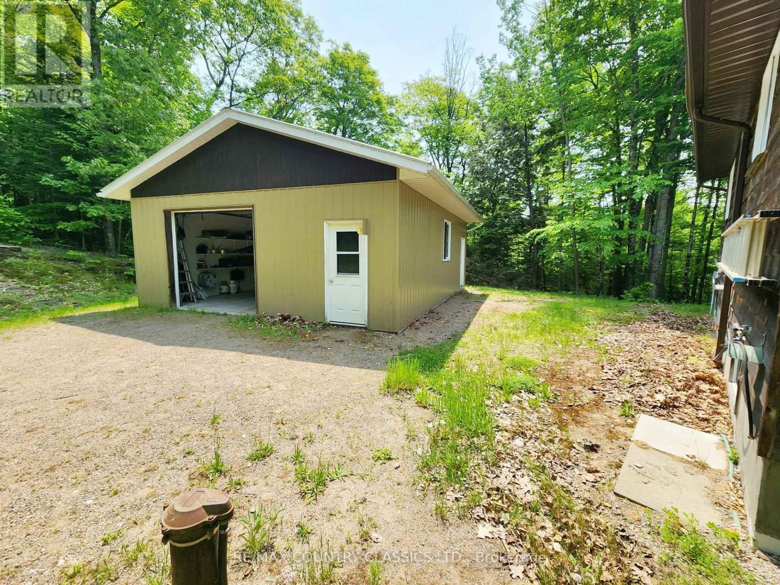 182 CENTREVIEW ROAD Image 5