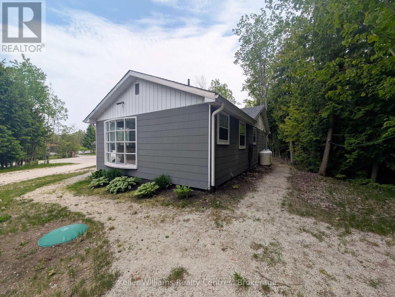 12 PIERCE STREET SOUTH Image 42