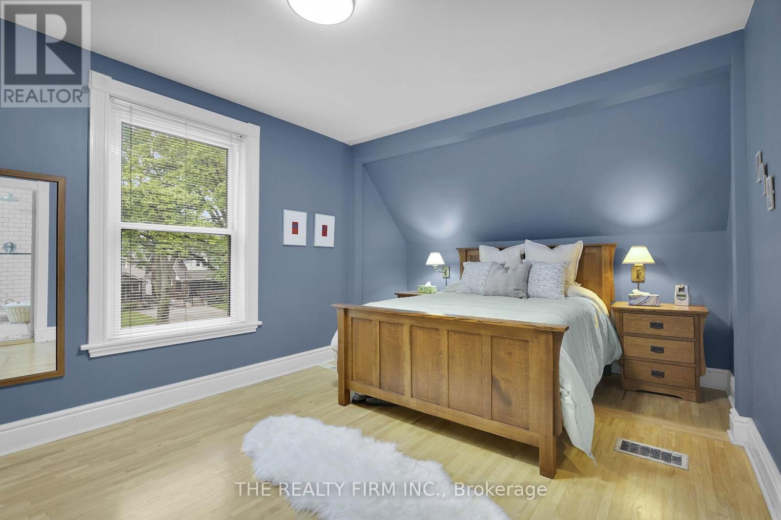 863 MAITLAND STREET Image 21