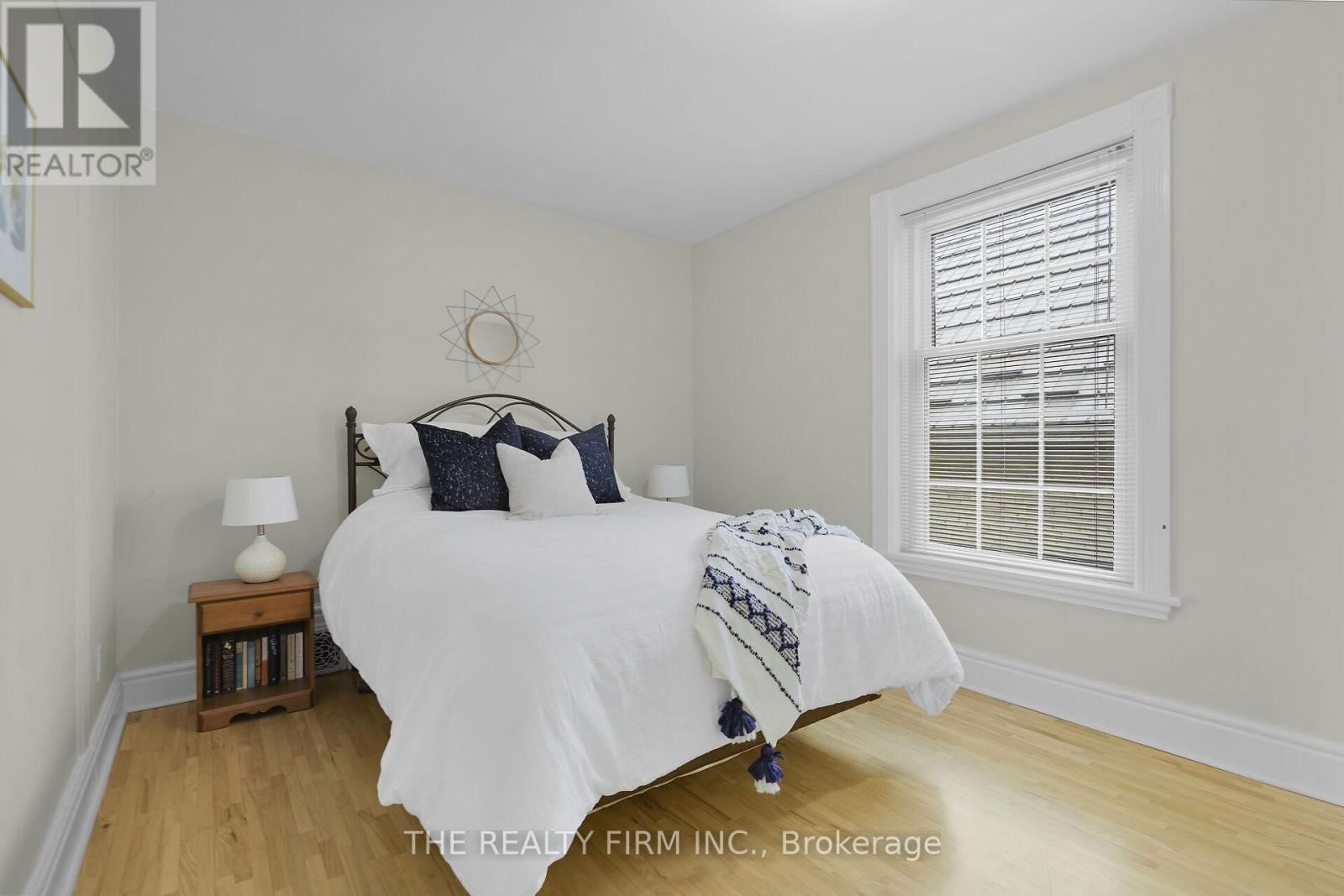 863 MAITLAND STREET Image 27