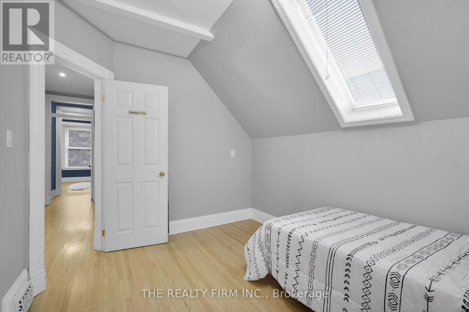 863 MAITLAND STREET Image 29