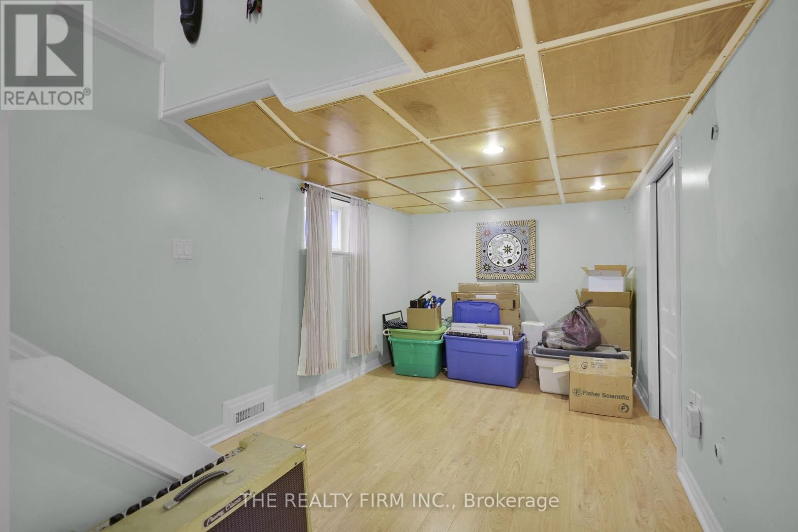 863 MAITLAND STREET Image 33