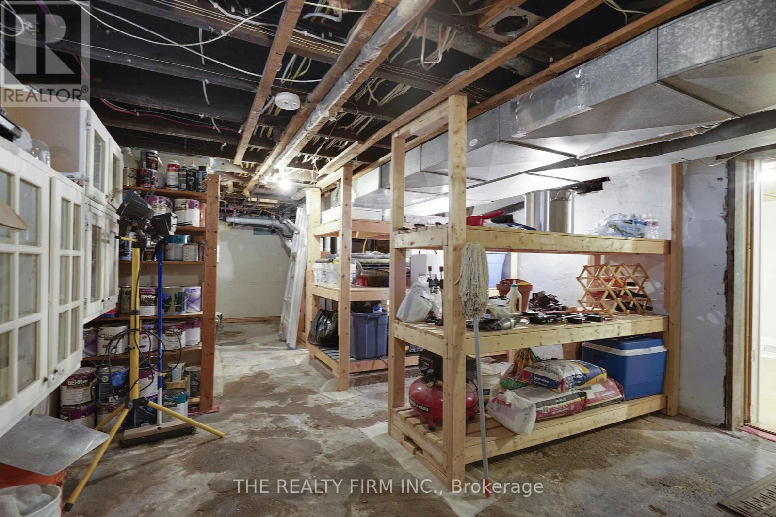 863 MAITLAND STREET Image 36