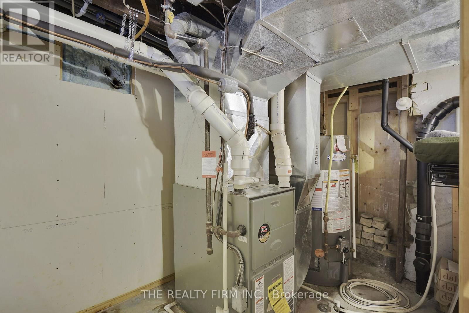 863 MAITLAND STREET Image 37