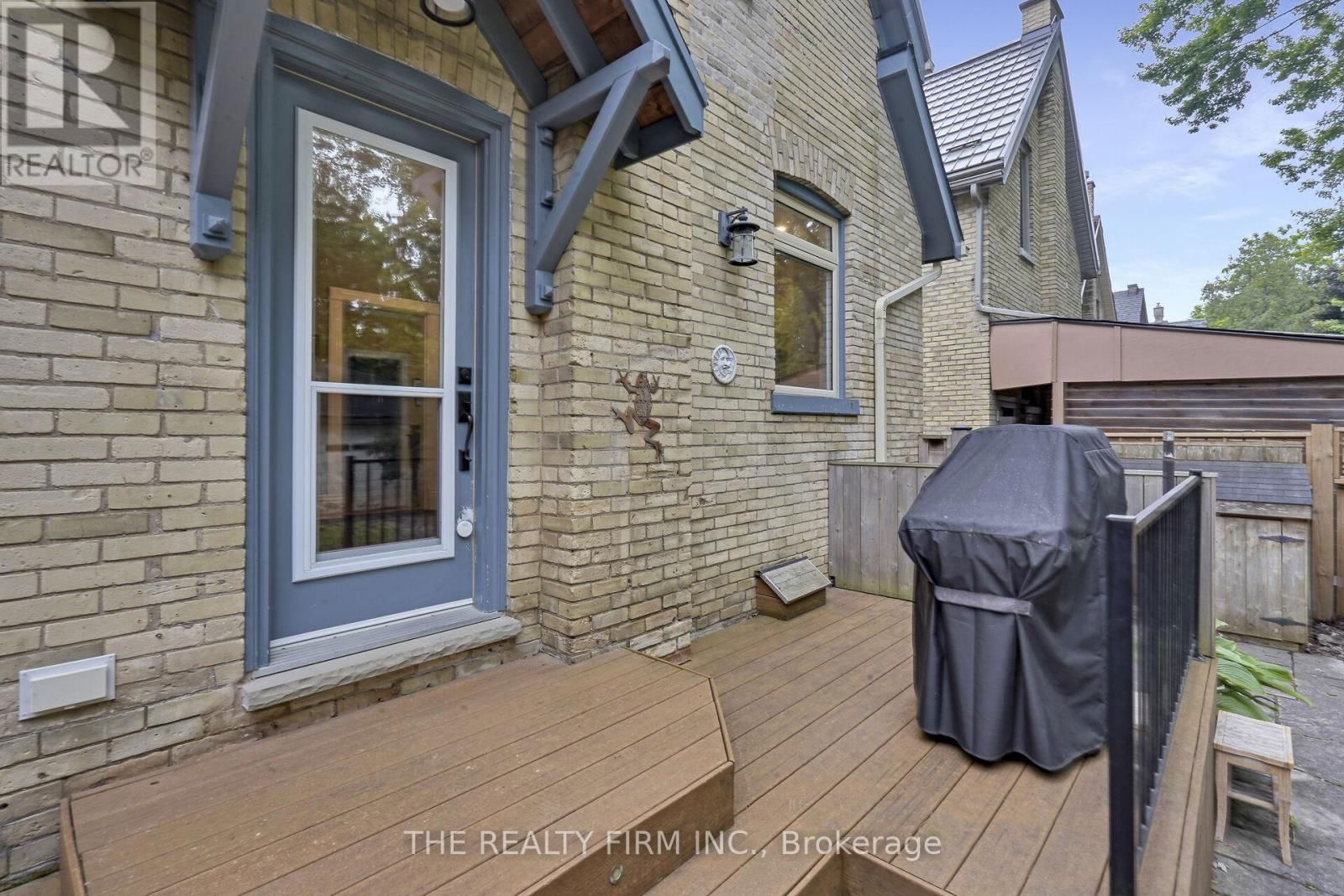 863 MAITLAND STREET Image 41