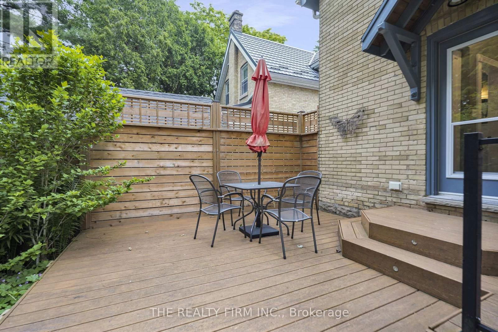863 MAITLAND STREET Image 42