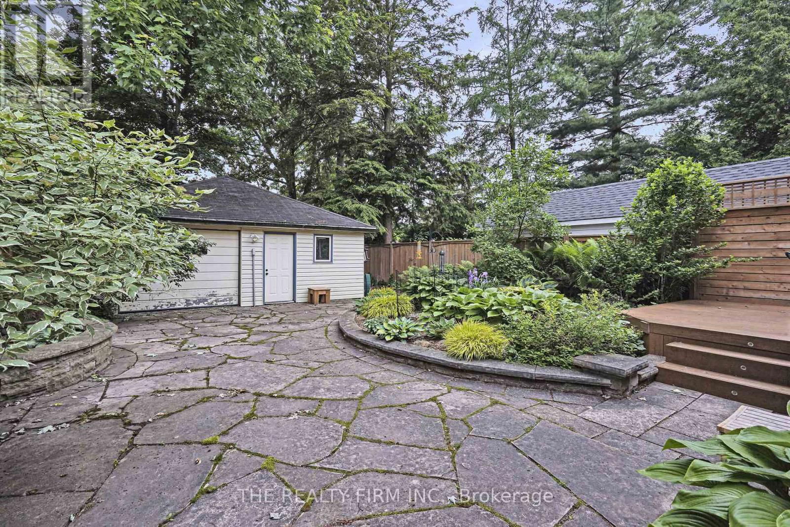 863 MAITLAND STREET Image 44
