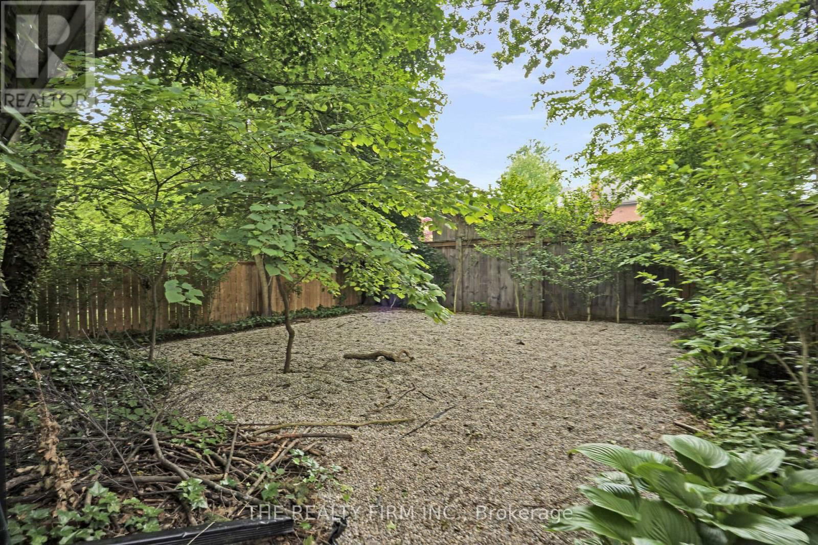 863 MAITLAND STREET Image 46