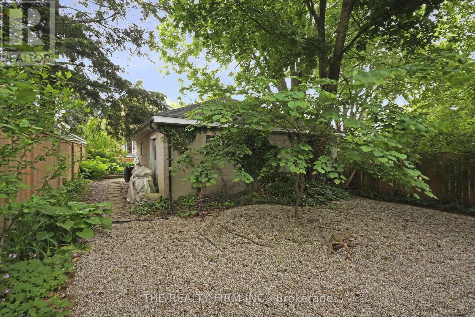 863 MAITLAND STREET Image 47