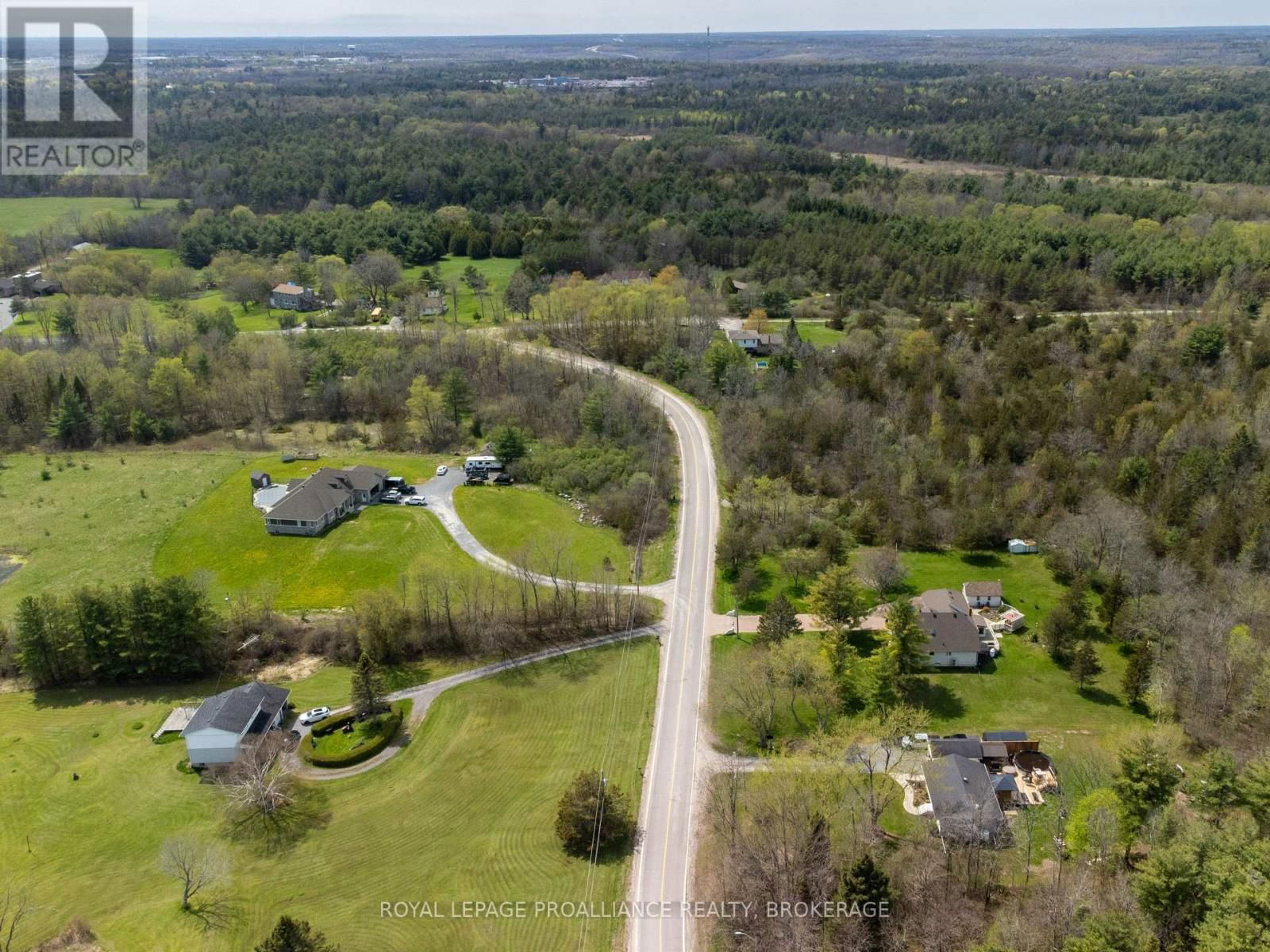 1685 SUNNYSIDE ROAD Image 10