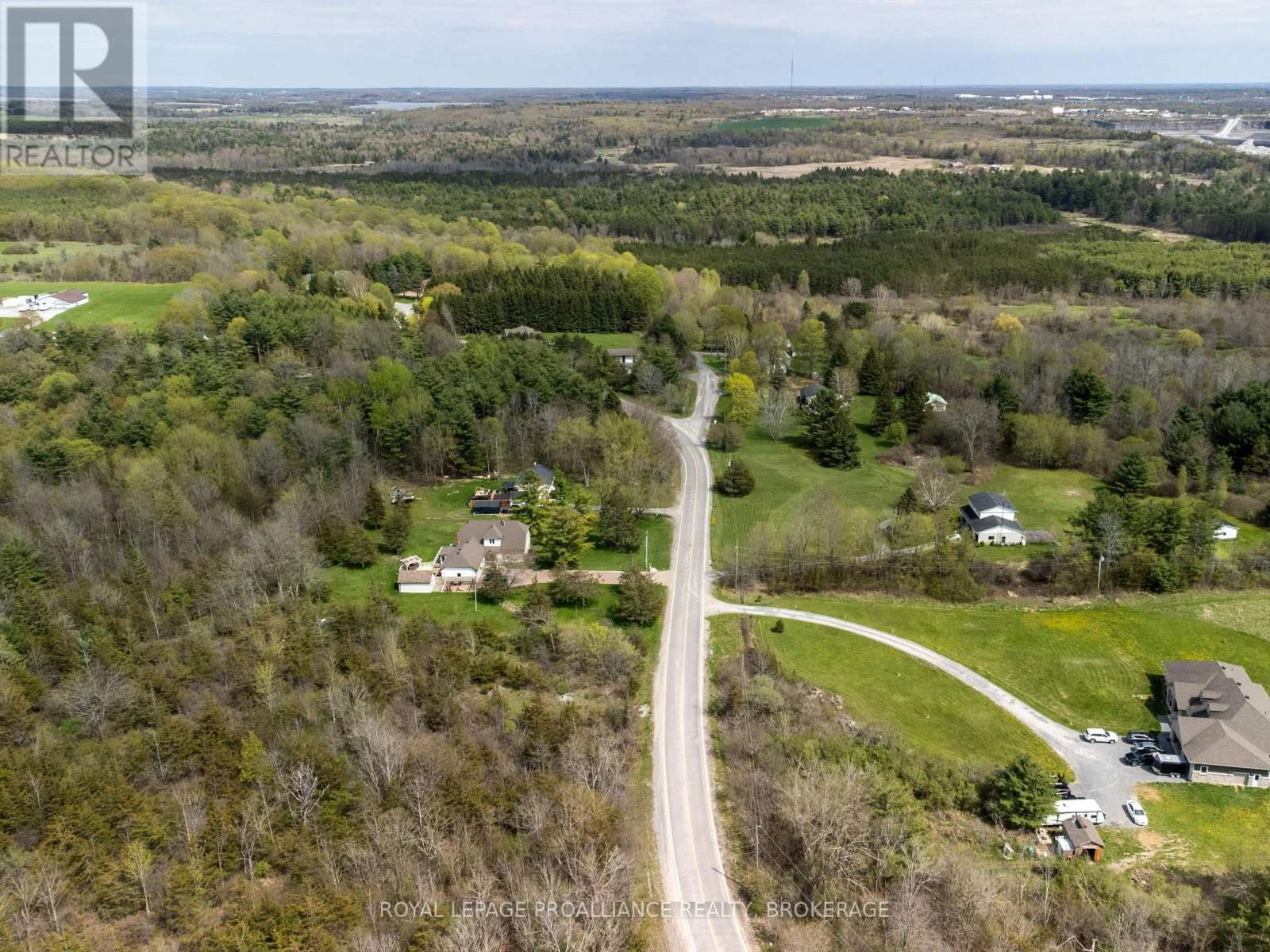 1685 SUNNYSIDE ROAD Image 11