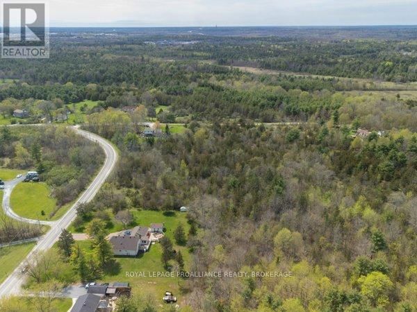 1685 SUNNYSIDE ROAD Image 9