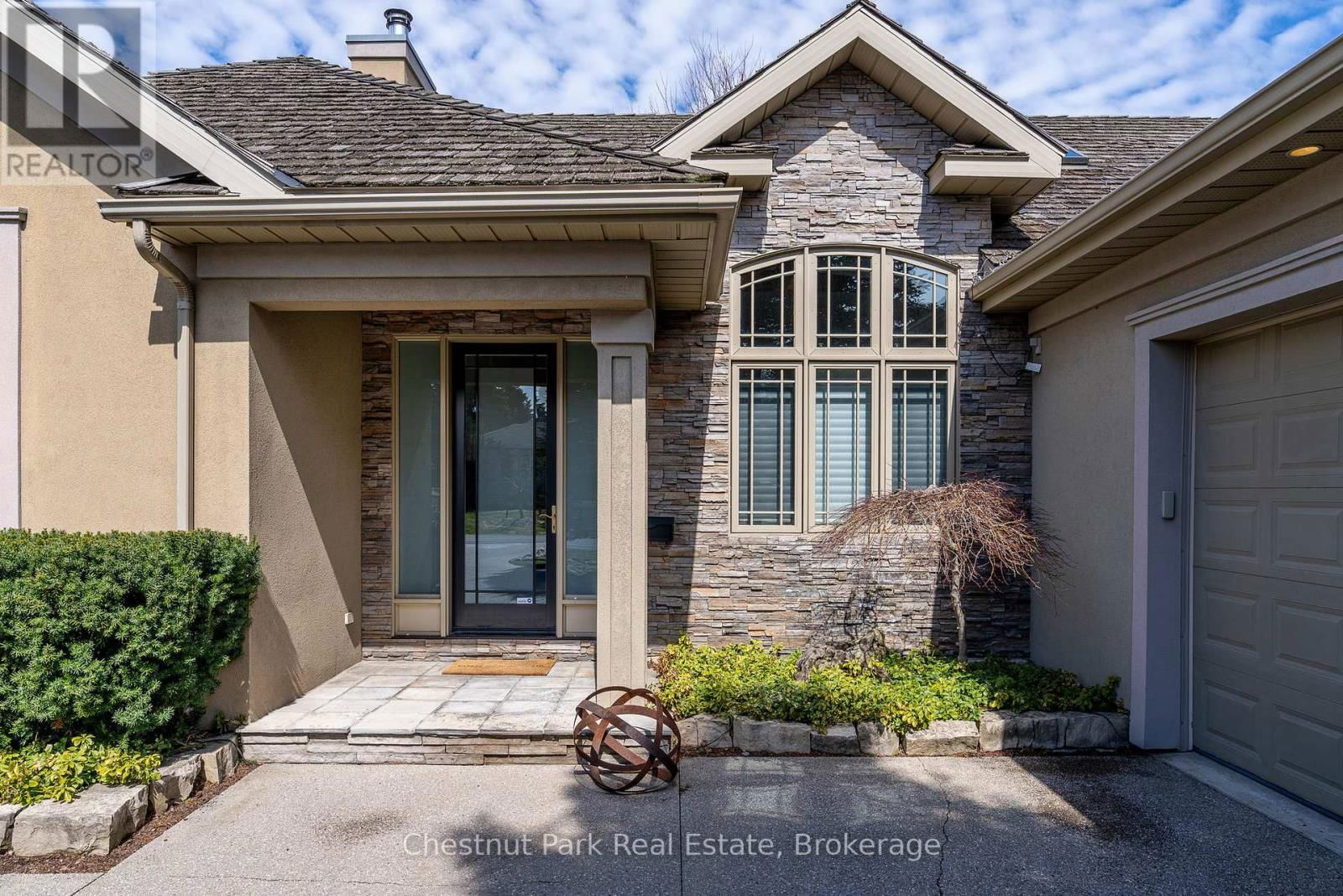 135 AUGUSTA CRESCENT Image 12