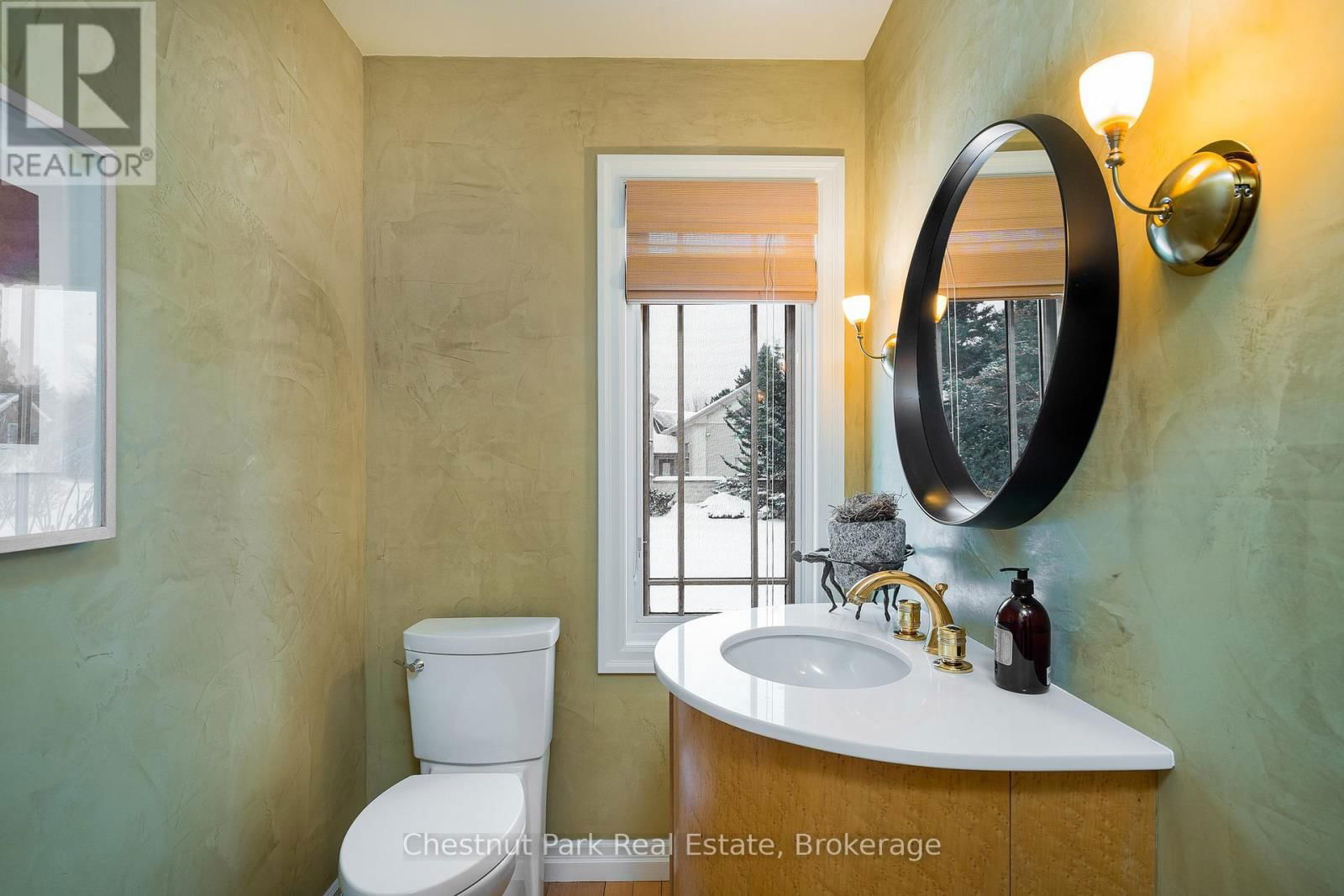 135 AUGUSTA CRESCENT Image 23