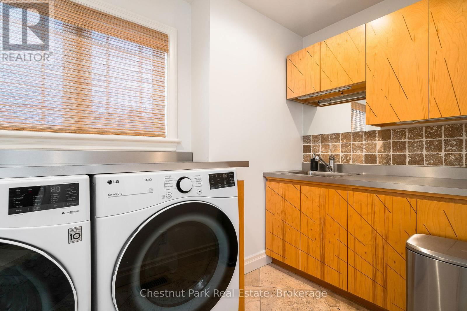 135 AUGUSTA CRESCENT Image 30