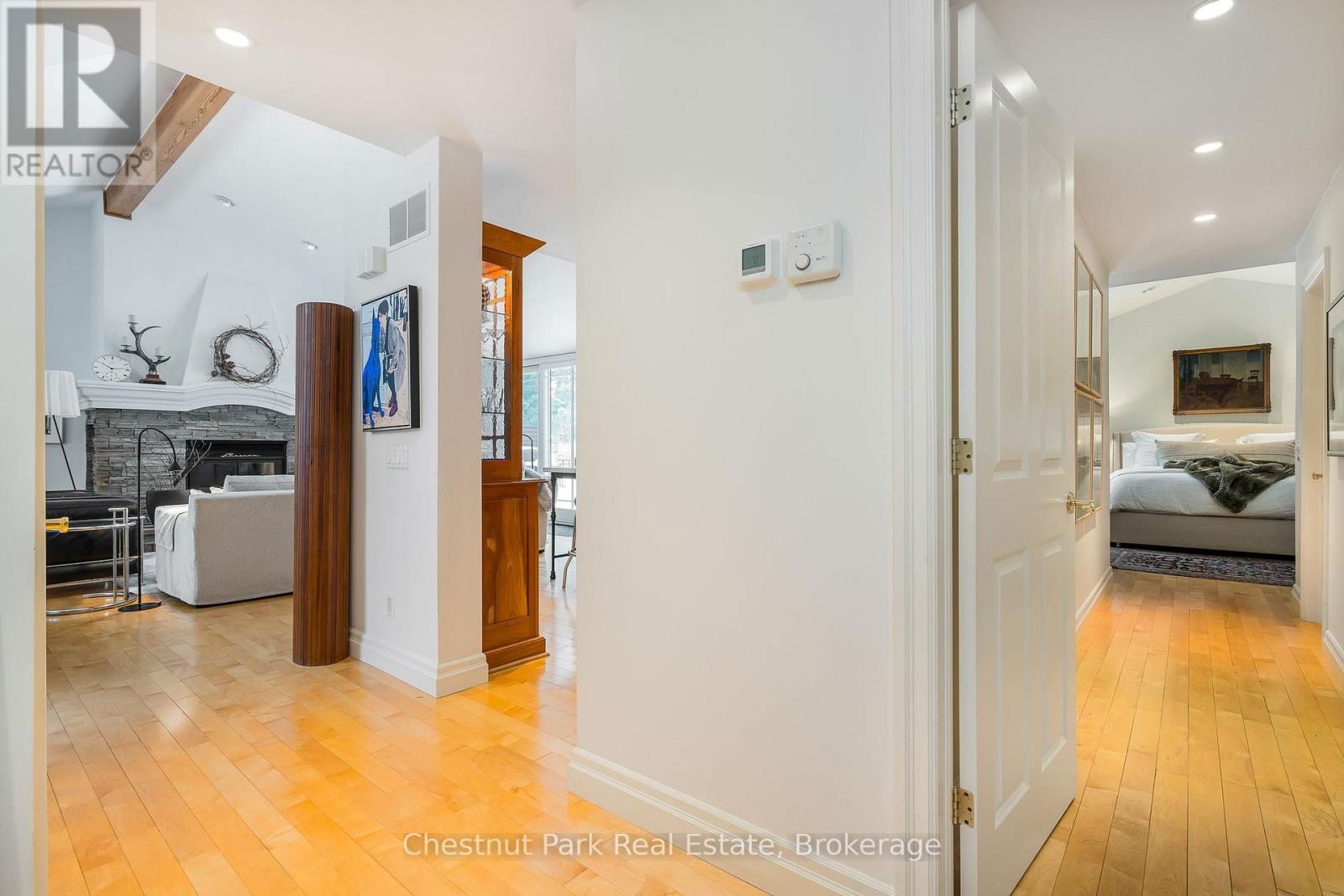 135 AUGUSTA CRESCENT Image 32