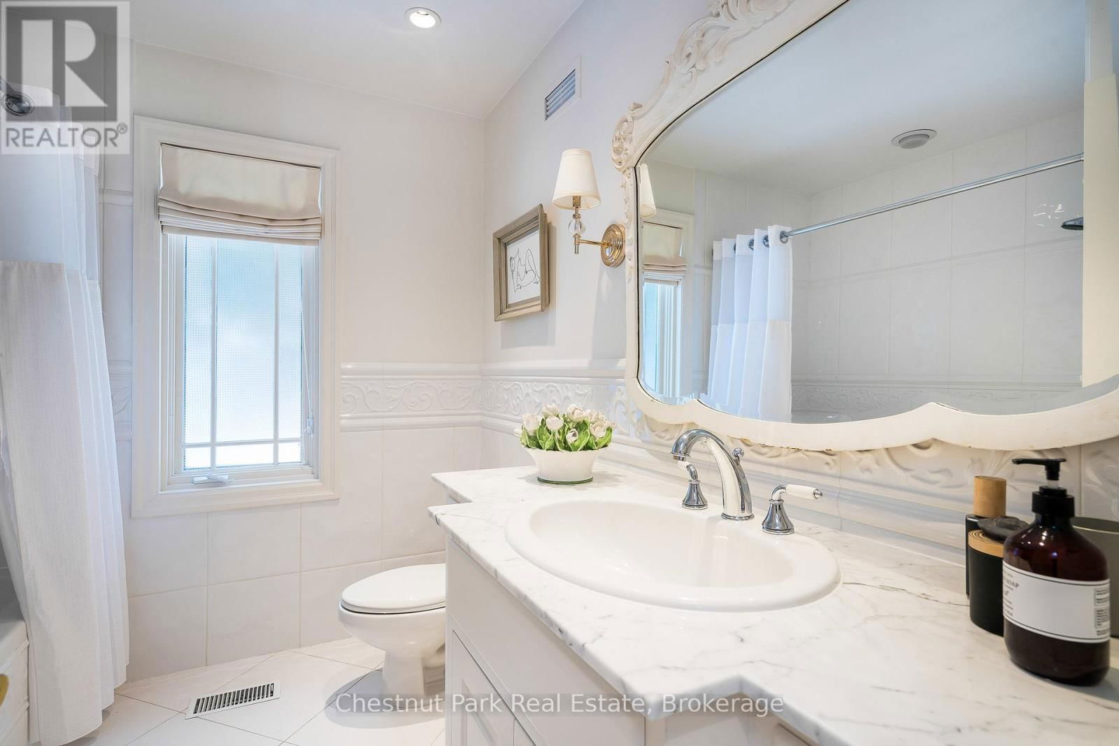 135 AUGUSTA CRESCENT Image 35