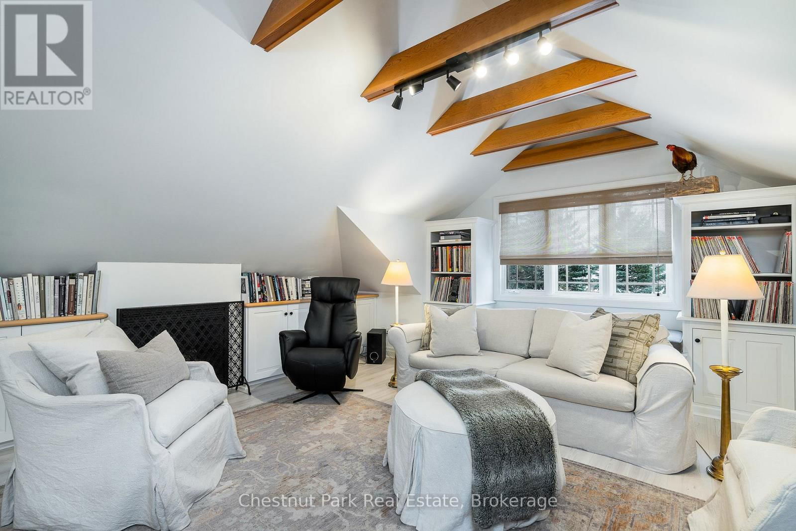 135 AUGUSTA CRESCENT Image 37
