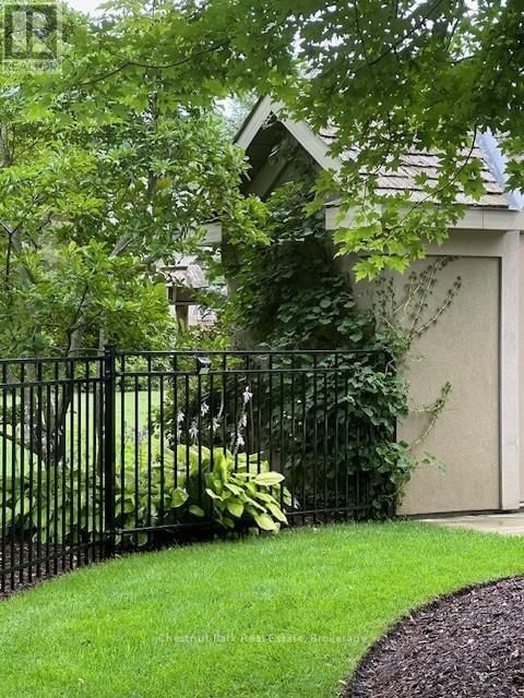 135 AUGUSTA CRESCENT Image 44