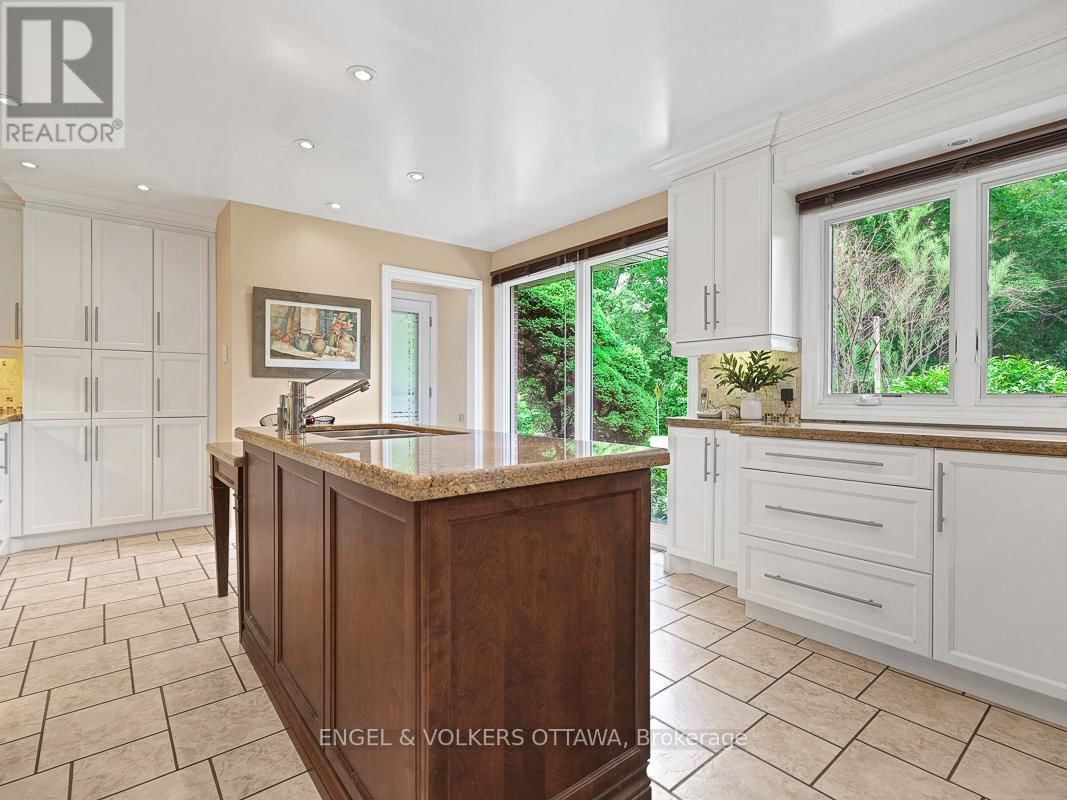 170 SANDRIDGE ROAD Image 16