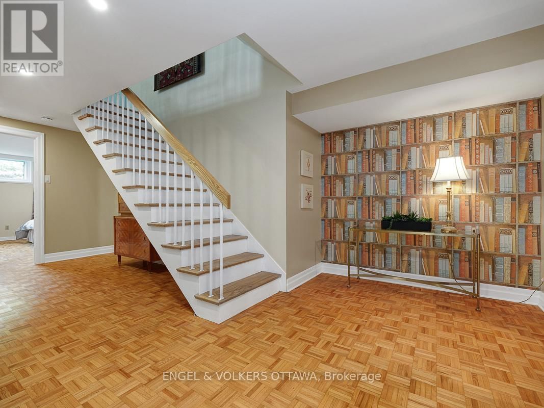 170 SANDRIDGE ROAD Image 33