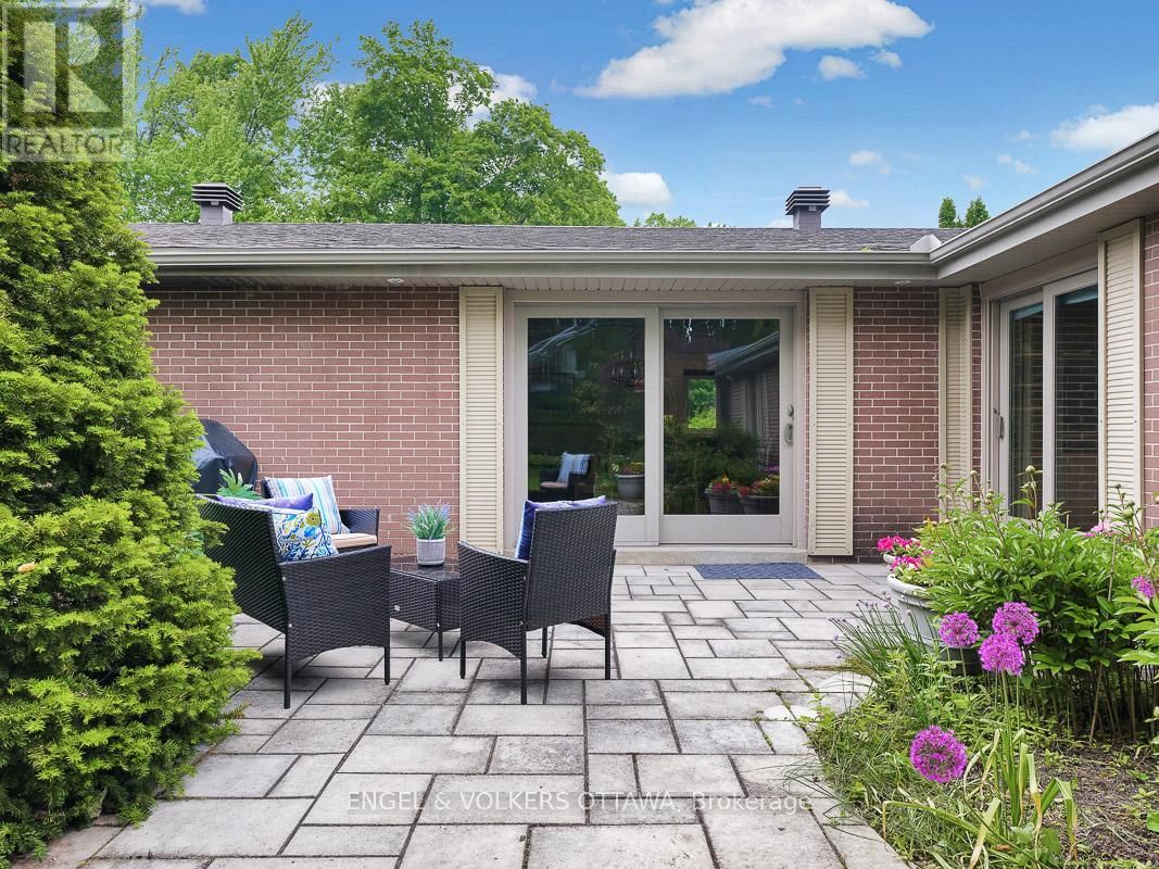170 SANDRIDGE ROAD Image 49