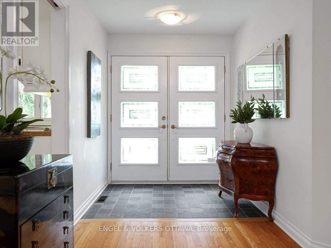 170 SANDRIDGE ROAD Image 8