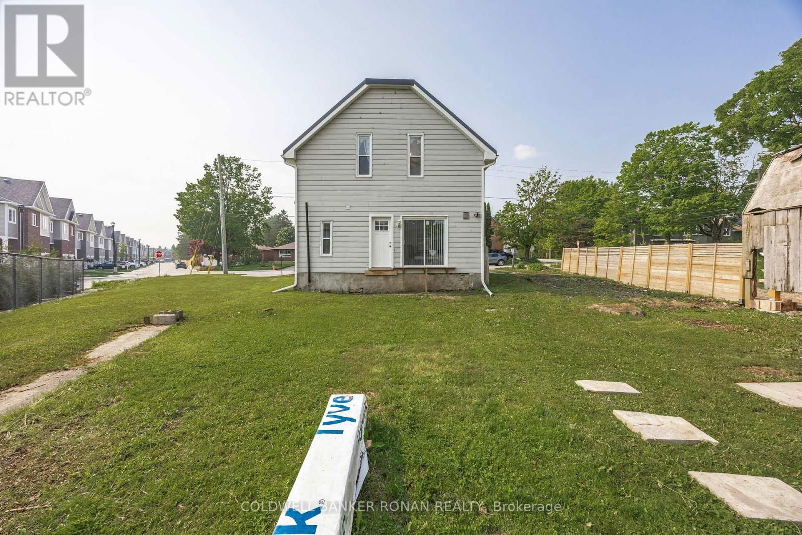 215 FIRST AVENUE WEST Image 31