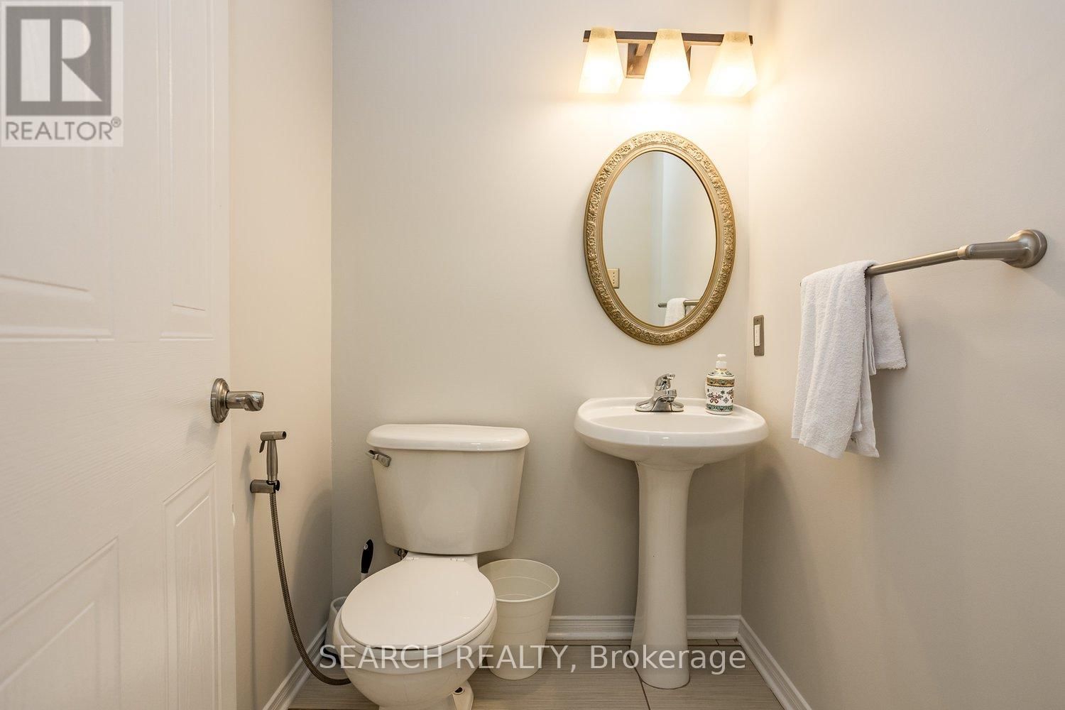 9 OAKHAM RIDGE Image 12