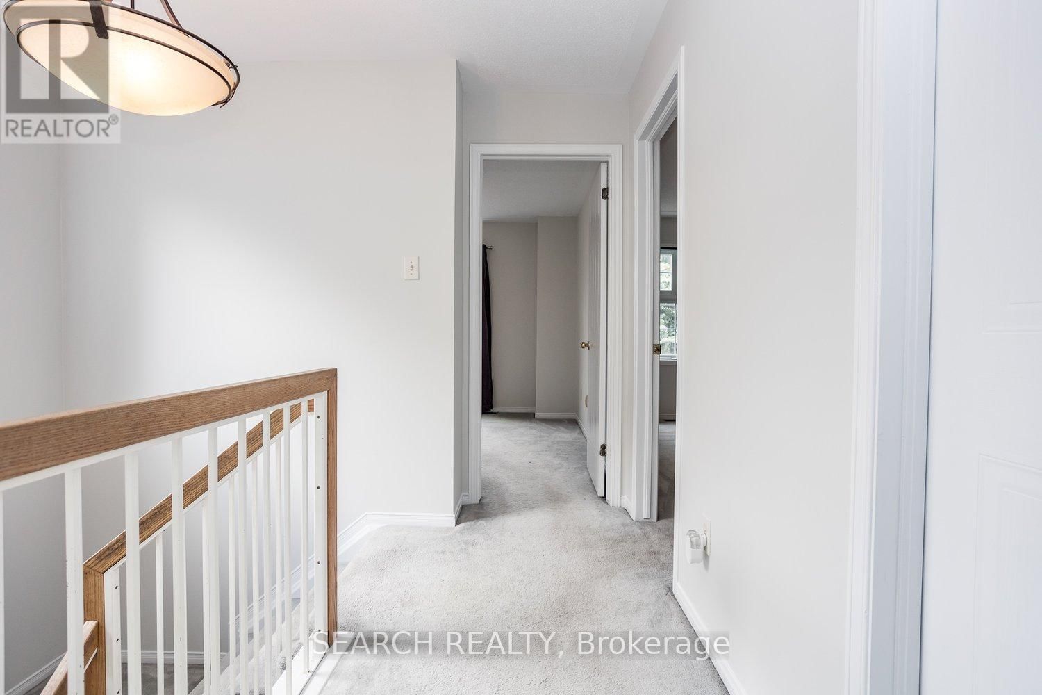 9 OAKHAM RIDGE Image 17