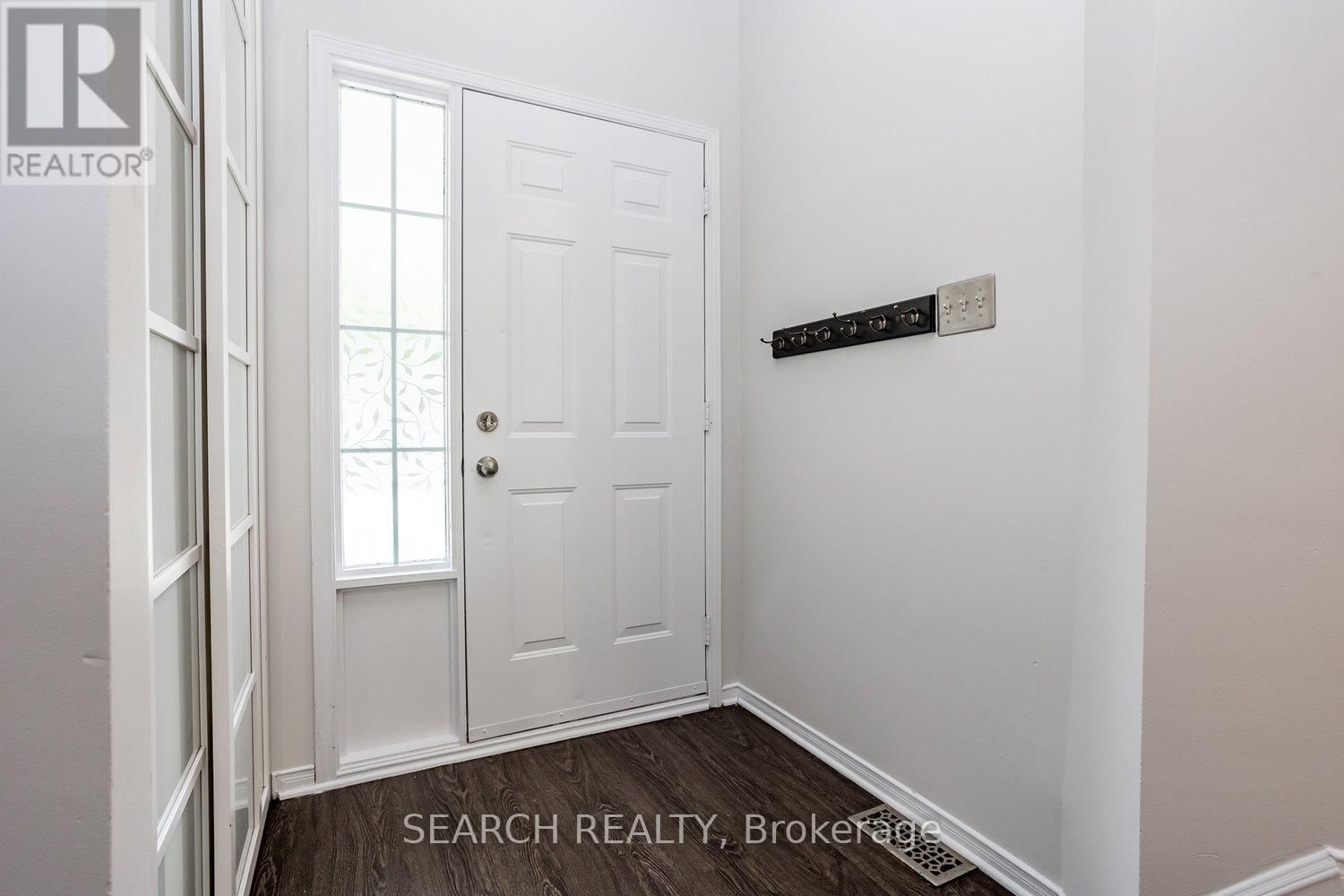 9 OAKHAM RIDGE Image 2