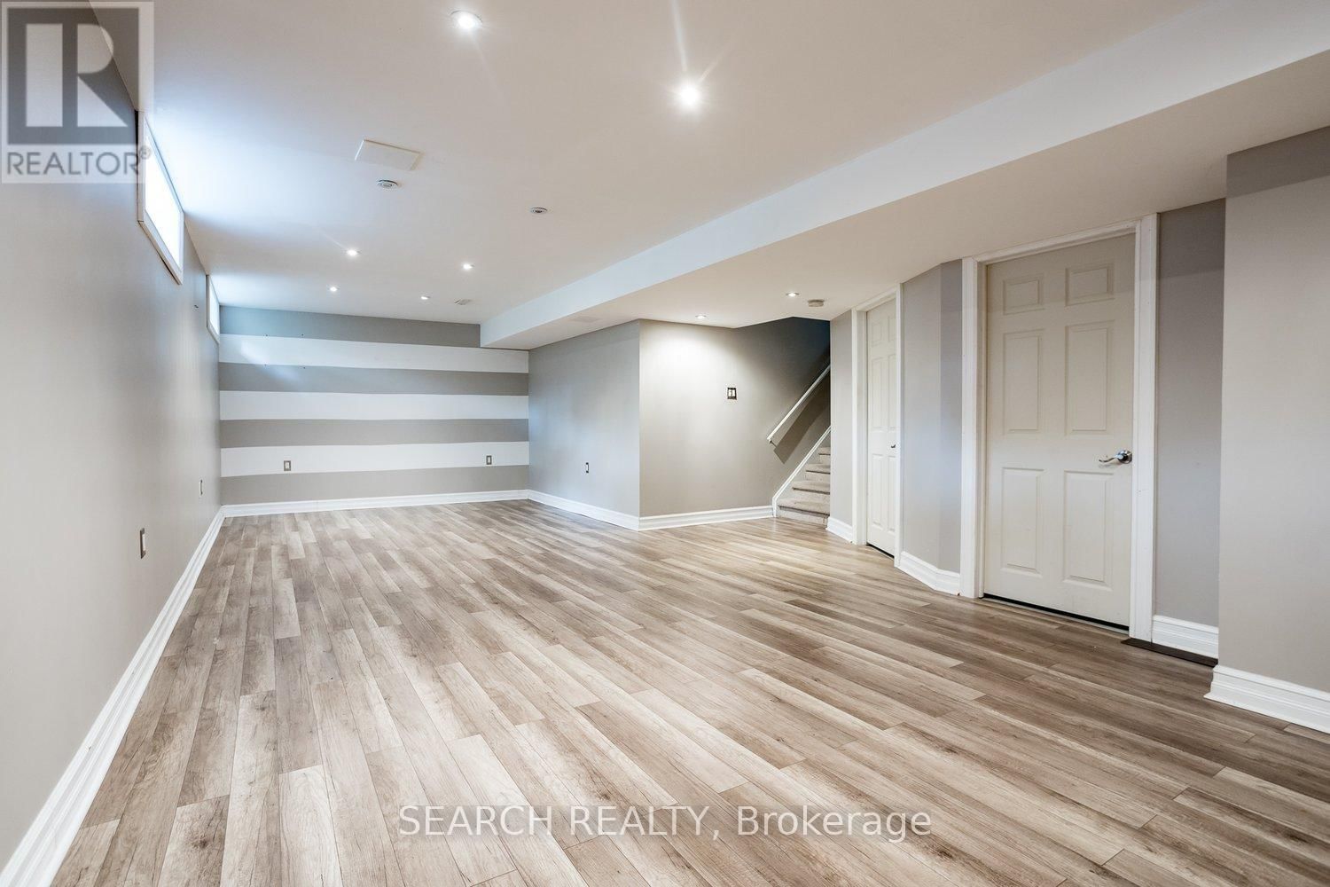 9 OAKHAM RIDGE Image 26